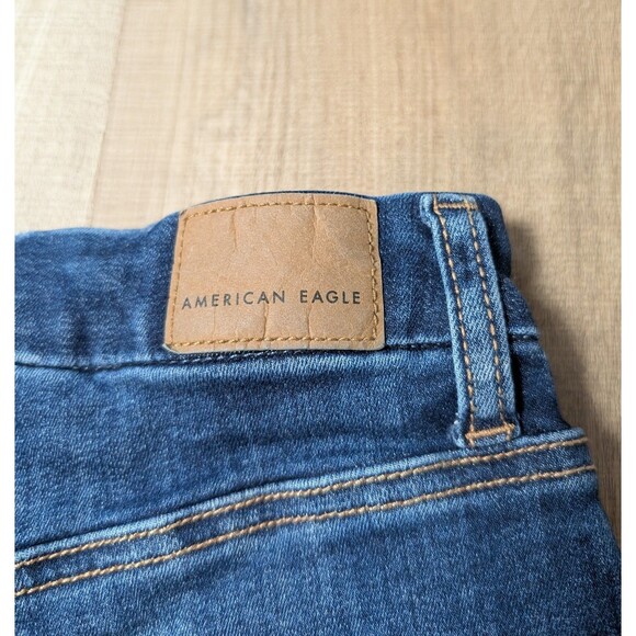 American Eagle Curvy Hi Rise Shortie Size 2 Blue Denim Distressed Stretch - Picture 3 of 9